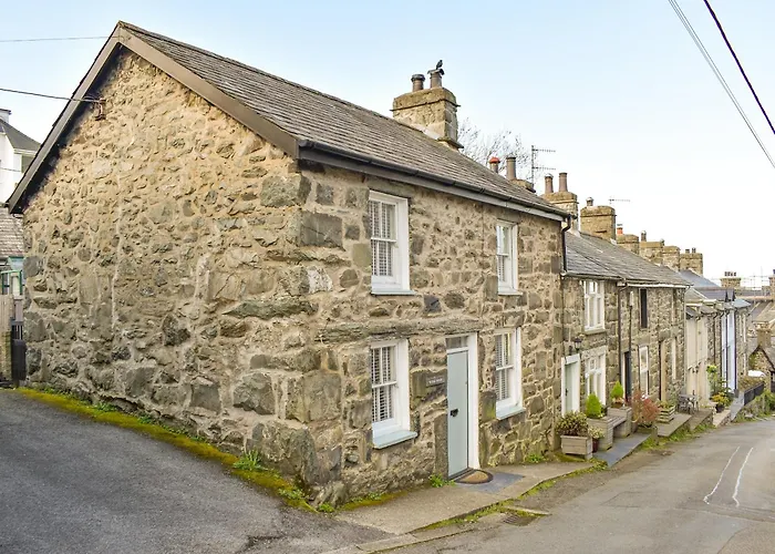 Tryfar House